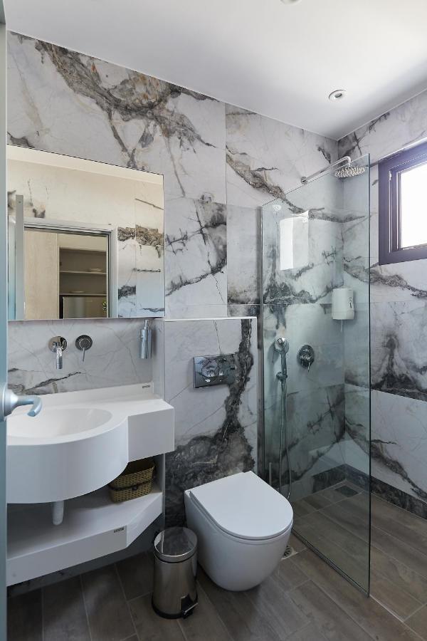 Albatros Luxury Suites Vrasná Esterno foto